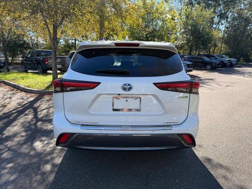 2021 Toyota Highlander Hybrid Limited