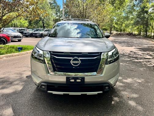 2022 Nissan Pathfinder Platinum
