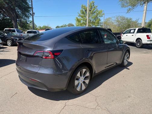 Midnight Silver Metallic 2023 Tesla Model Y Long Range