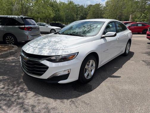 Summit White 2024 Chevrolet Malibu 1LS