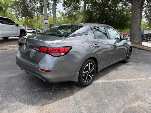 Gun Metallic 2024 Nissan Sentra SV