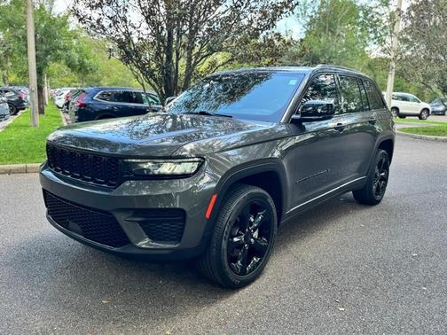2022 Jeep Grand Cherokee Altitude