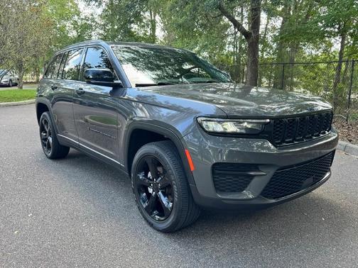 2022 Jeep Grand Cherokee Altitude