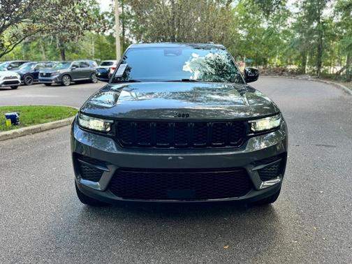 2022 Jeep Grand Cherokee Altitude