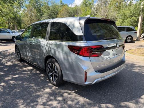 Solar Silver Metallic 2026 Honda Odyssey EX-L