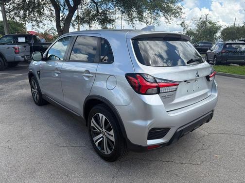 Alloy Silver Metallic 2024 Mitsubishi Outlander Sport 2.0 ES