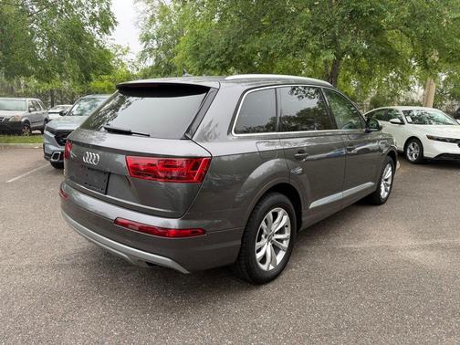 2019 Audi Q7 45 Premium Plus