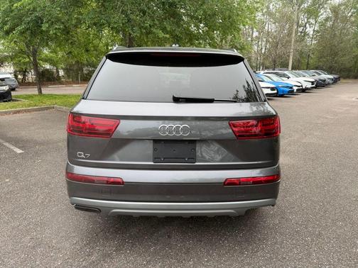 Samurai Gray Metallic 2019 Audi Q7 45 Premium Plus