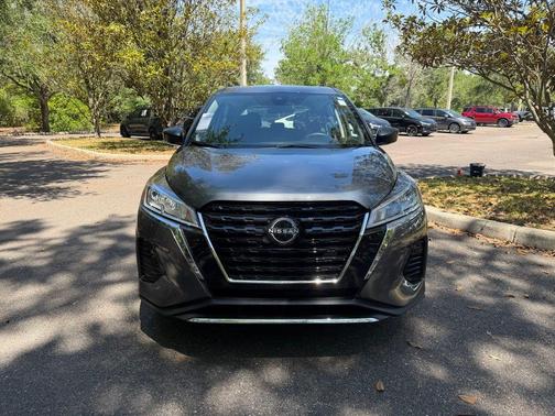Gun Metallic 2025 Nissan Kicks Play S