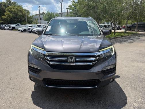Gray 2017 Honda Pilot Touring