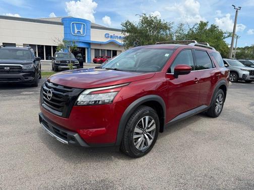 Scarlet Ember 2023 Nissan Pathfinder SL