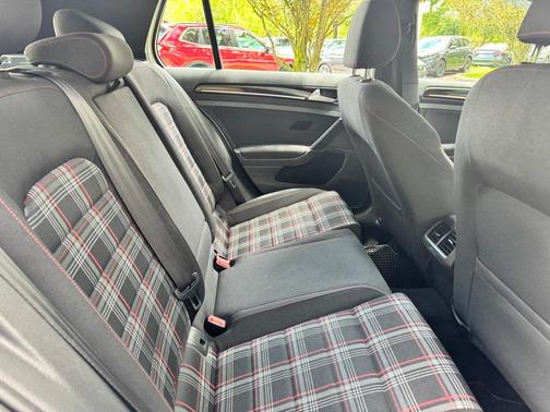2017 Volkswagen Golf GTI Sport 4-Door