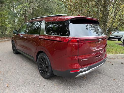 2024 Kia Carnival SX
