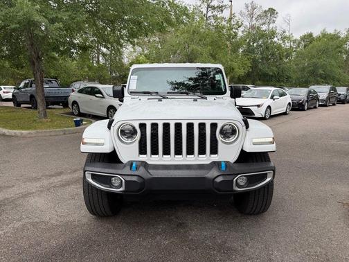 Bright White Clearcoat 2023 Jeep Wrangler 4xe Sahara
