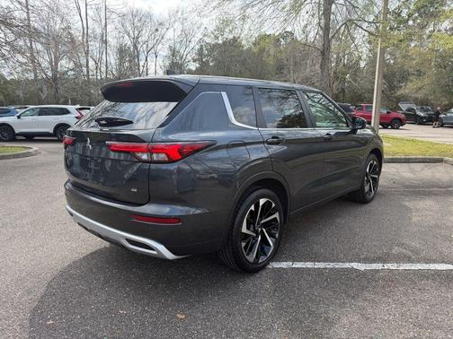 2024 Mitsubishi Outlander SE Black Edition