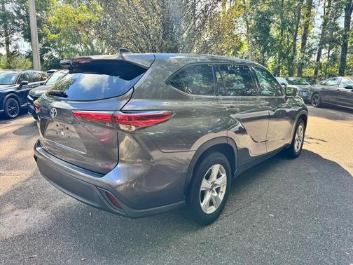 2022 Toyota Highlander L