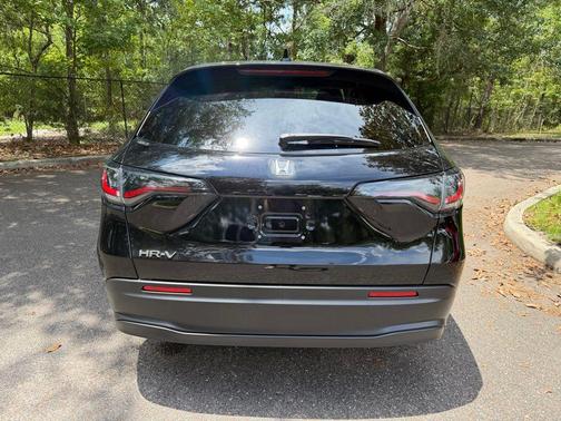 Crystal Black Pearl 2026 Honda HR-V LX