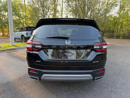 Black 2023 Honda Pilot Elite