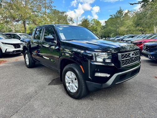 2023 Nissan Frontier SV
