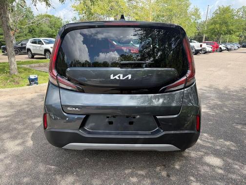 Gray 2024 Kia Soul LX