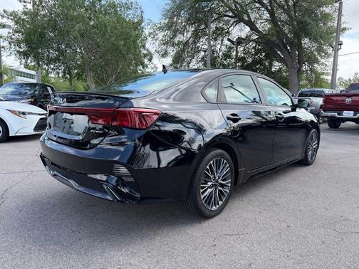 Aurora Black Pearl 2024 Kia Forte GT-Line