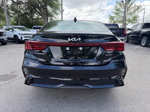 Aurora Black Pearl 2024 Kia Forte GT-Line