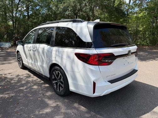 Platinum White Pearl 2026 Honda Odyssey EX-L