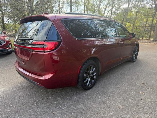 2021 Chrysler Pacifica Touring-L