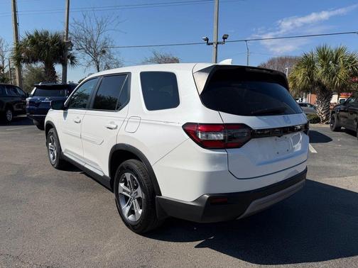 2023 Honda Pilot EX-L 8-Passenger