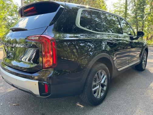 2023 Kia Telluride LX