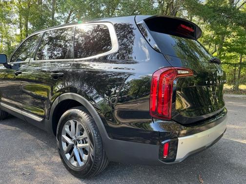2023 Kia Telluride LX