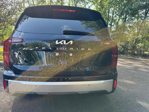 2023 Kia Telluride LX