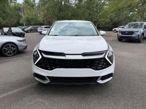 White Pearl 2025 Kia Sportage EX