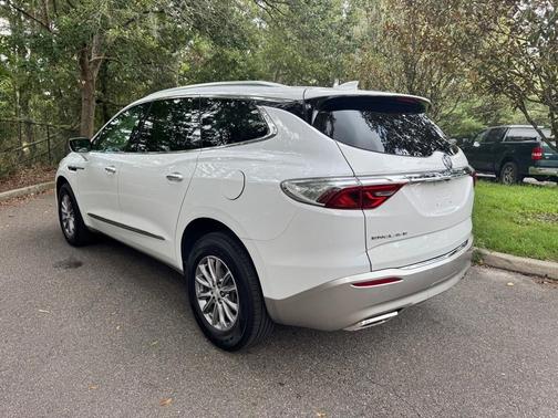 2022 Buick Enclave Essence