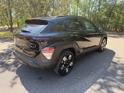 Black 2024 Hyundai KONA SEL
