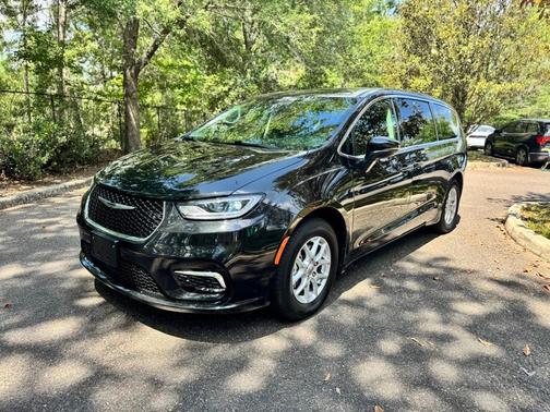 2023 Chrysler Pacifica Touring-L