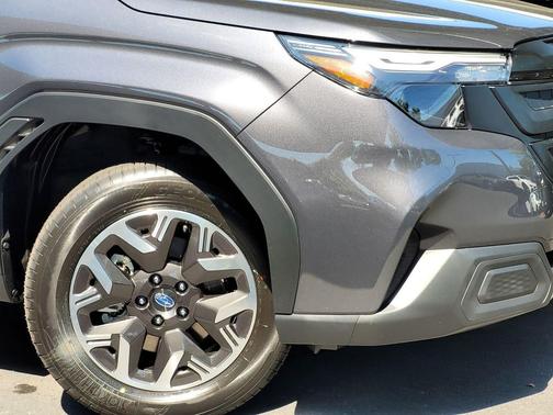 Magnetite Gray Metallic 2026 Subaru Forester Base