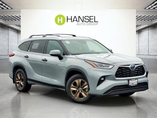 2022 Toyota Highlander Hybrid XLE