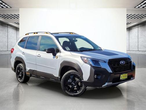 Ice Silver Metallic 2022 Subaru Forester Wilderness
