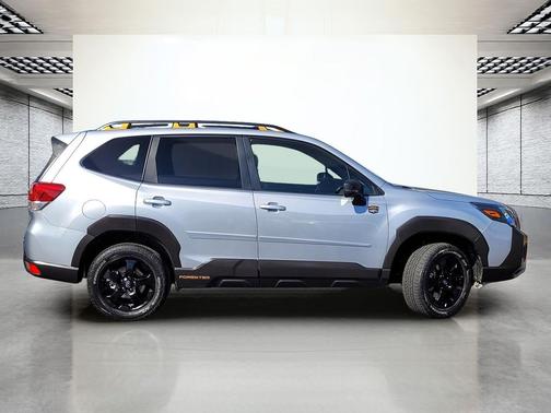 Ice Silver Metallic 2022 Subaru Forester Wilderness