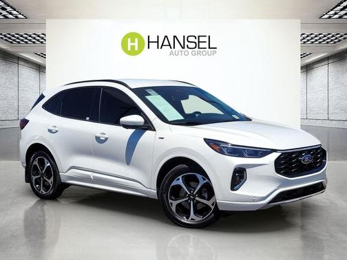 Star White Metallic Tri-Coat 2023 Ford Escape ST-Line Elite