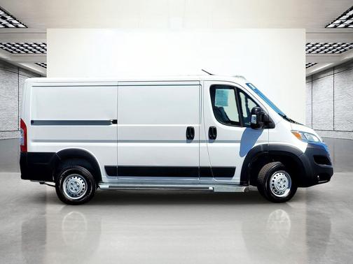Bright White Clearcoat 2025 RAM ProMaster 2500 Tradesman