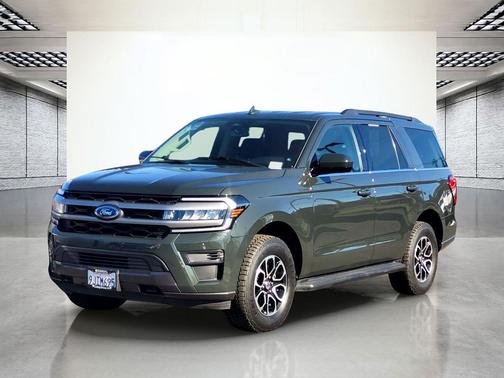 FORGED GREEN METALLIC 2023 Ford Expedition XLT