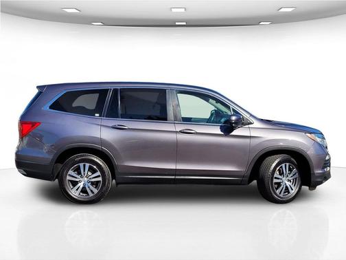 Modern Steel Metallic 2017 Honda Pilot EX-L