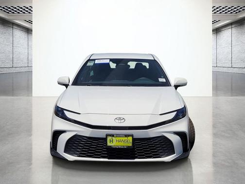 Ice Cap 2025 Toyota Camry SE