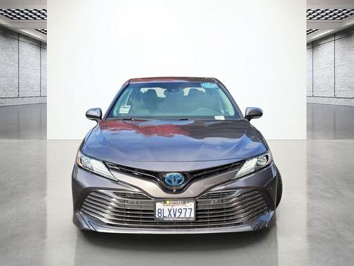 2019 Toyota Camry Hybrid XLE
