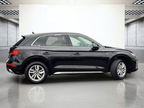 2023 Audi Q5 45 S line Premium