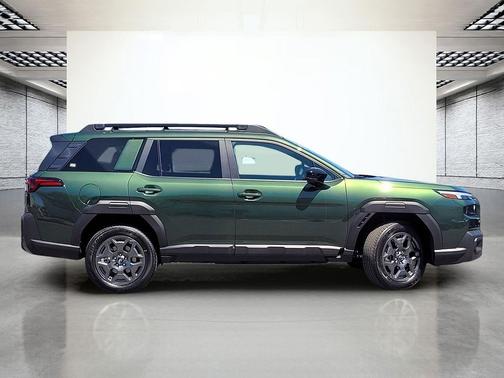 Deep Emerald Green Pearl 2026 Subaru Outback Premium