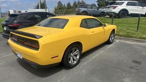 Yellow Jacket Clearcoat 2017 Dodge Challenger SXT