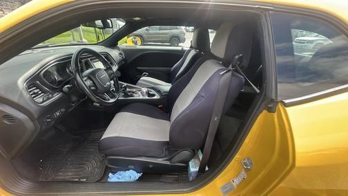 Yellow Jacket Clearcoat 2017 Dodge Challenger SXT